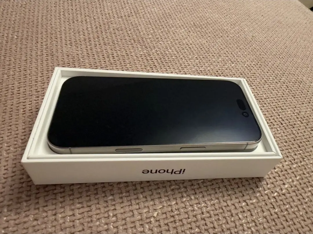 Verkaufe mein iPhone 16 Pro mit 256 GB in Silber.