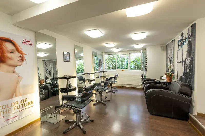 Stuhlmiete Coiffeur / Beauty – Wädenswil Bahnhof | 7 Plätze | bestehende Kundschaft - Fotos 2