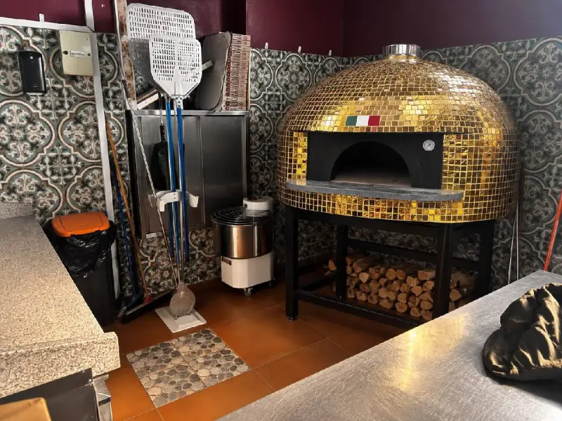 Pizzeria