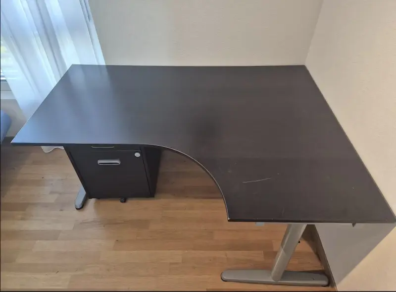 Schreibtisch