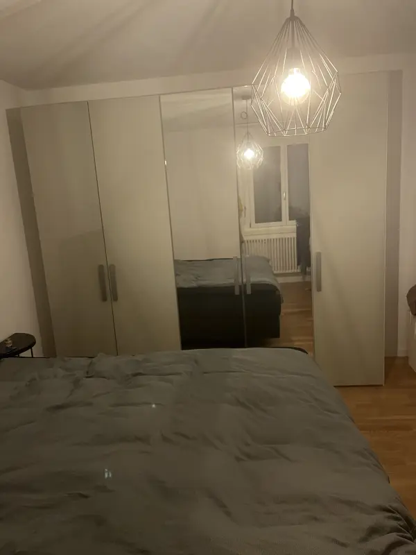 Kleiderschrank