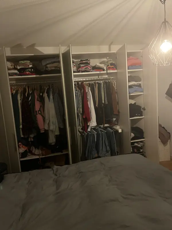 Kleiderschrank