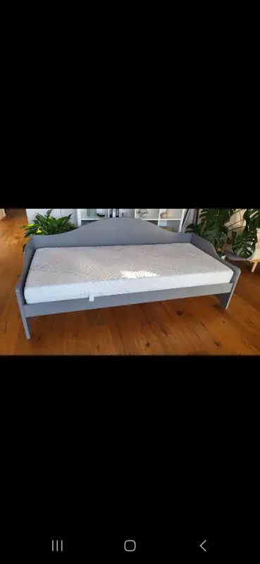 Bett Holz mit Matratze