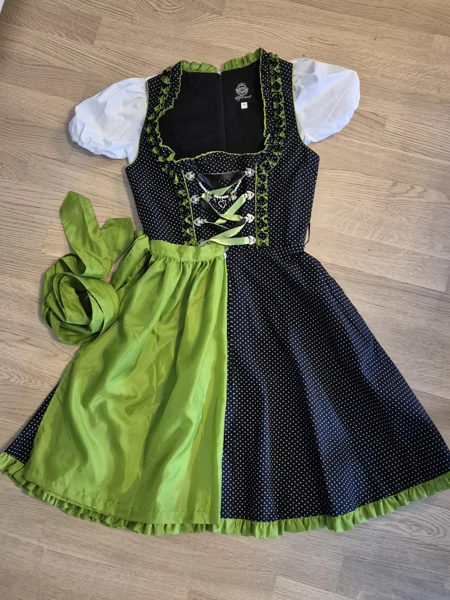 Dirndl mit Bluse von Almenrausch