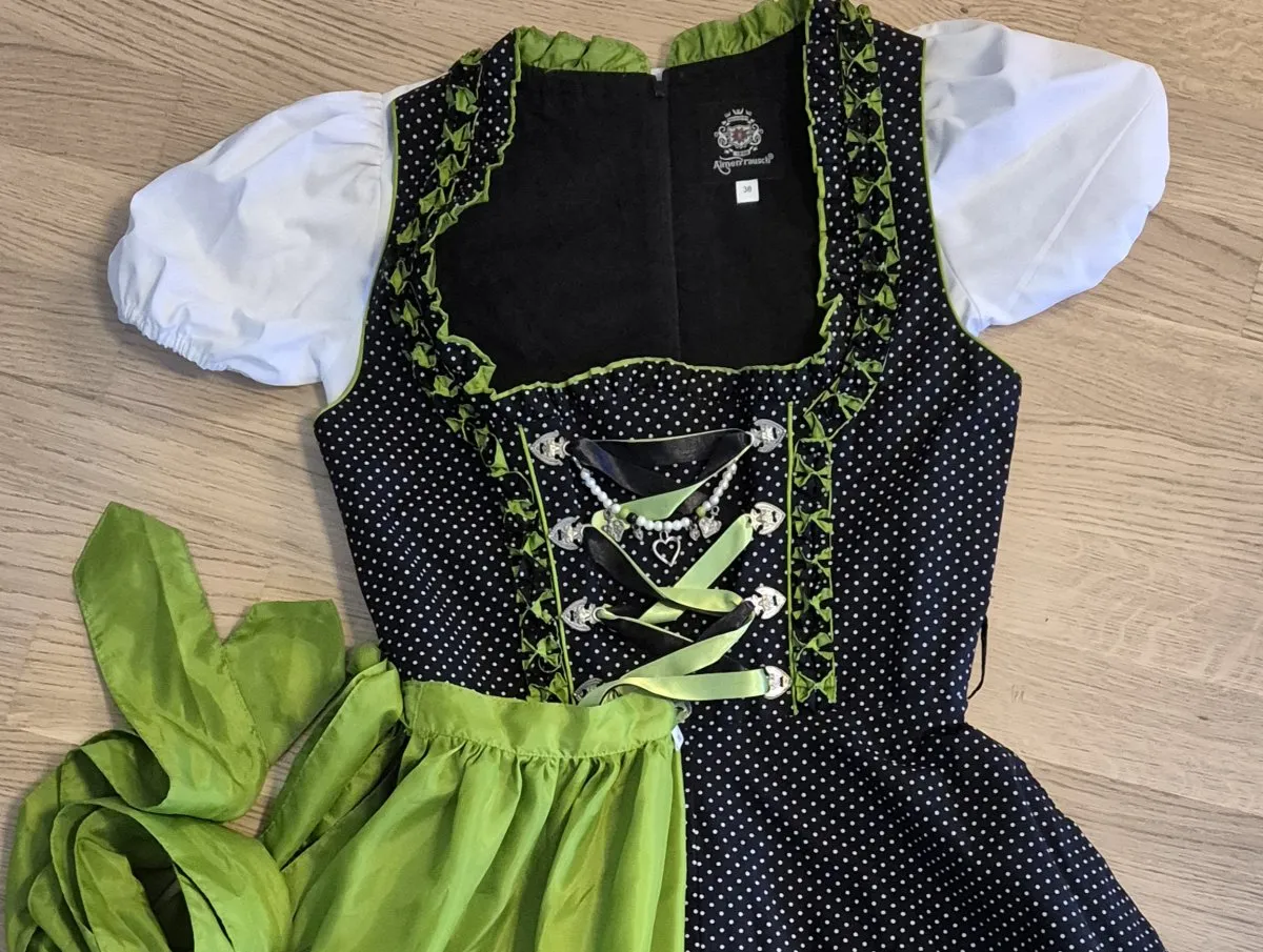 Dirndl mit Bluse von Almenrausch
