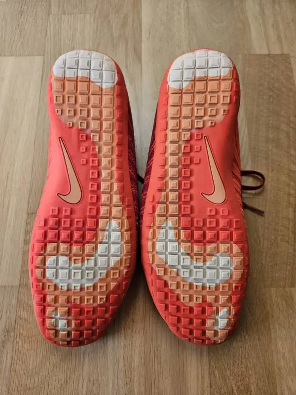 Nike Free Hyperfeel Lunar (Rot) mit Flyknit-Obermaterial