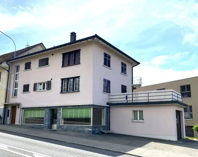 MEHRFAMILIENHAUS MIT POTENTIAL