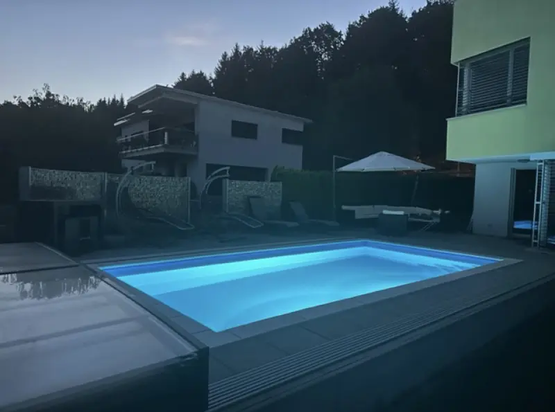 ATTRAKTIVES 6.5 ZIMMER EINFAMILIENHAUS MIT SCHWIMMBAD & SAUNA - Fotos 2