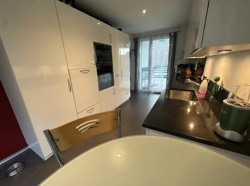 ATTRAKTIVES 6.5 ZIMMER EINFAMILIENHAUS MIT SCHWIMMBAD & SAUNA - Fotos 4