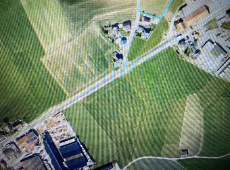 ATTRAKTIVES GEWERBELAND - 3031 M2 FLACHES, ERSCHLOSSENES GRUNDSTÜCK