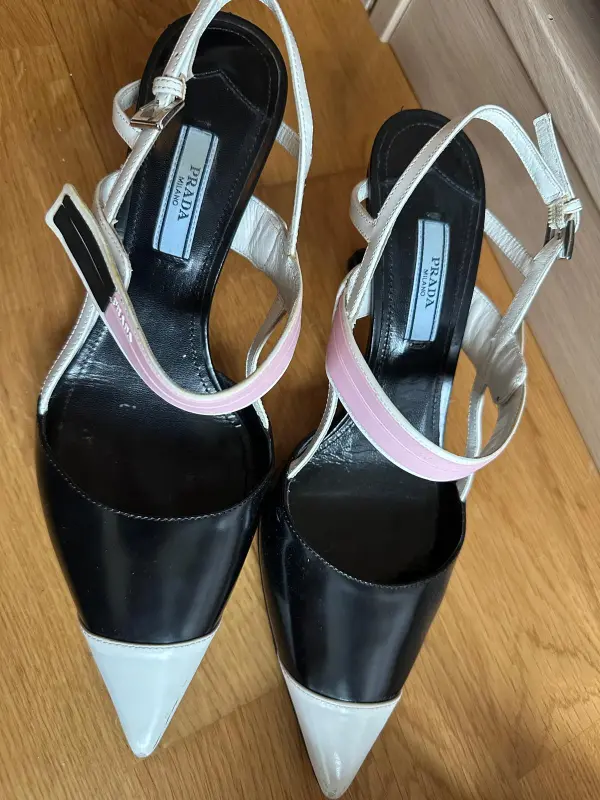 Prada Milano Slingback-Heels.