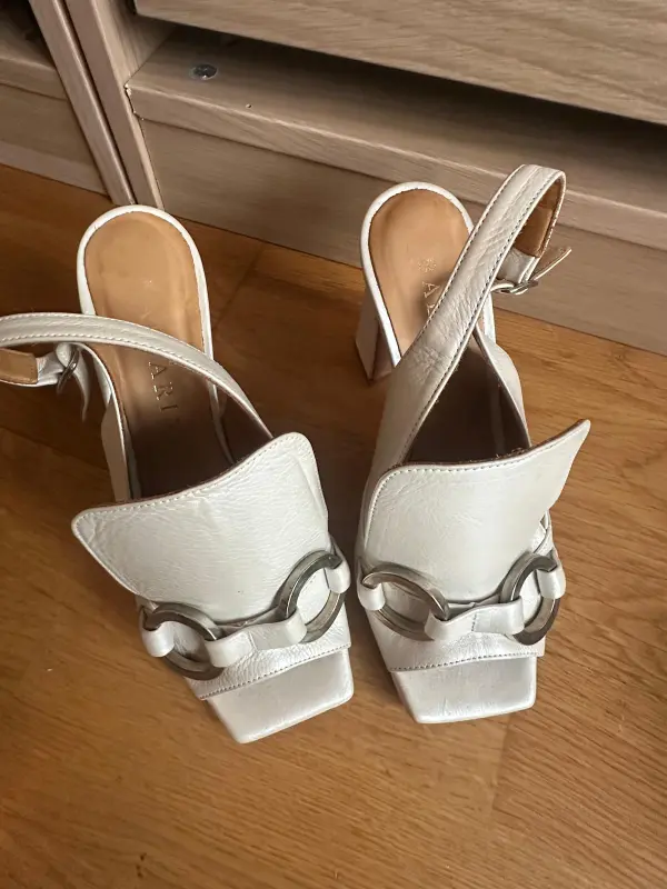 Aerin Slingback Heels – Grösse (einfügen) – Leder Grösse 37