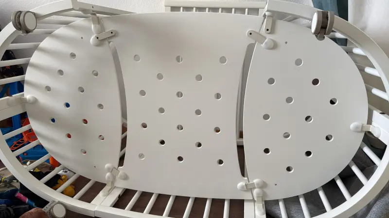 Ovales Babybett 3-in-1 mit Rollen + 2 Matratzen