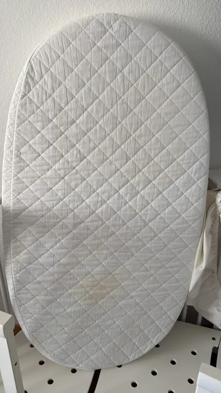 Ovales Babybett 3-in-1 mit Rollen + 2 Matratzen