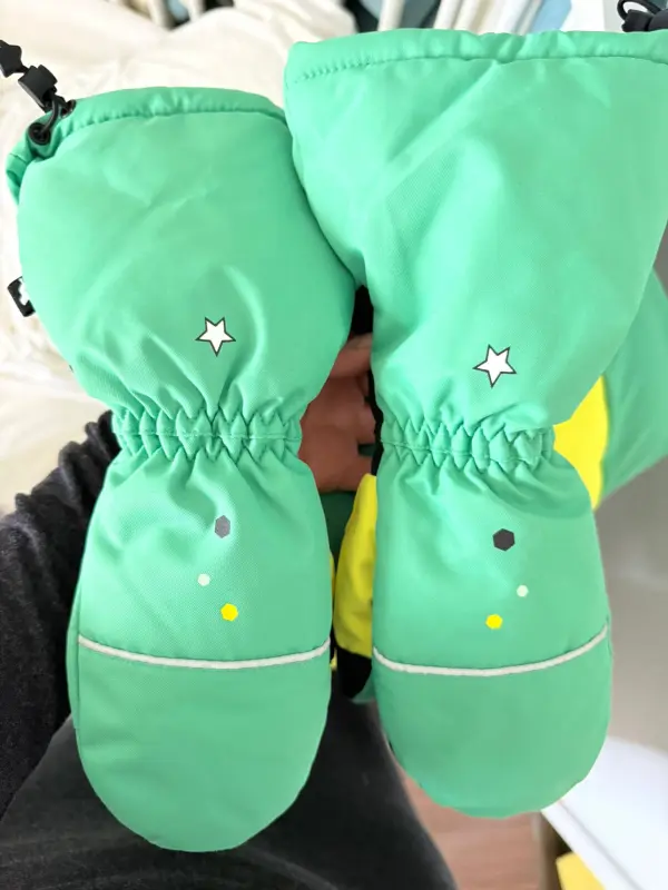 WeeDo Schneeanzug Dino mit Handschuhen – fast neu