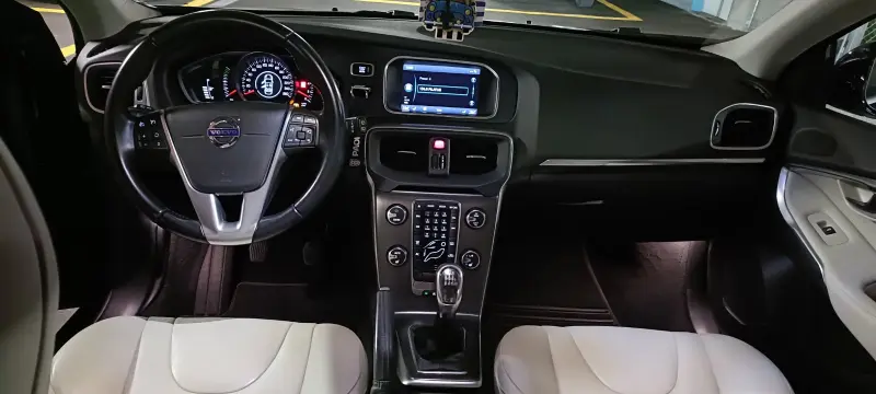 Volvo V40 TOP ZUSTAND!!! Top Preis – Letzte Chance! - Fotos 2