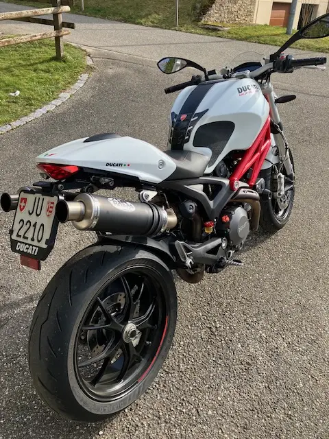 Ducati Monster 796 ABS