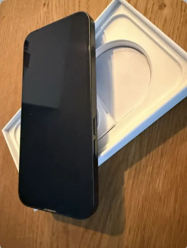 IPhone 16e 128 GB neuwertig