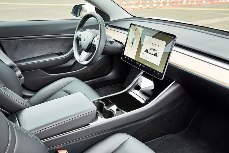 Tesla Model 3 Long Range - Fotos 5
