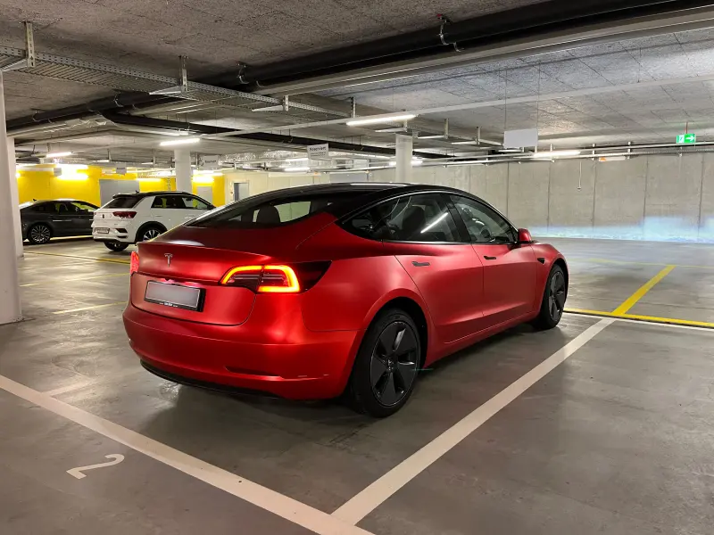 Tesla Model 3 Long Range - Fotos 2