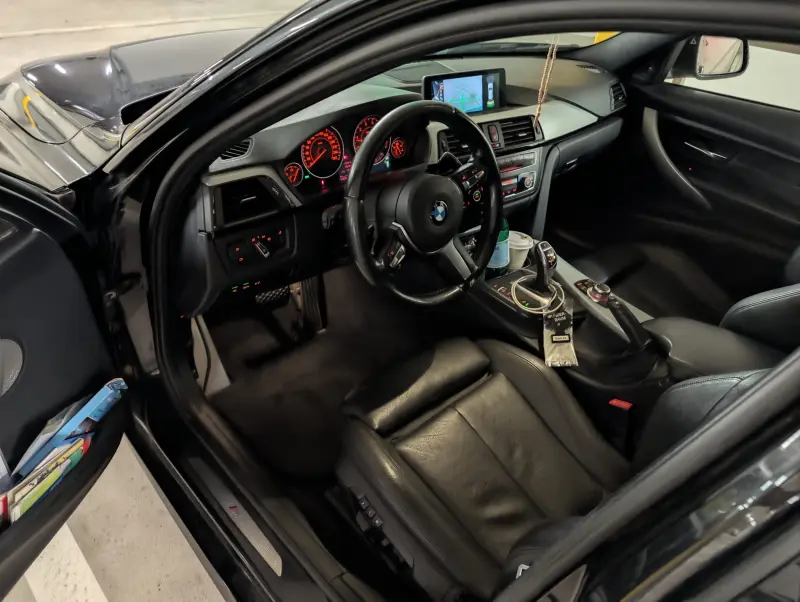 Zum Verkauf steht ein sehr gepflegter BMW 335i xDrive (Allrad)