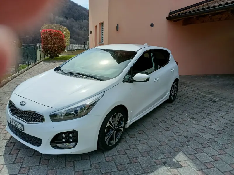 Kia Ceed GT Line 1.0 T-GDI 120 estate su cerchi originali - inverno su cerchi