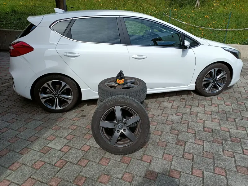 Kia Ceed GT Line 1.0 T-GDI 120 estate su cerchi originali - inverno su cerchi