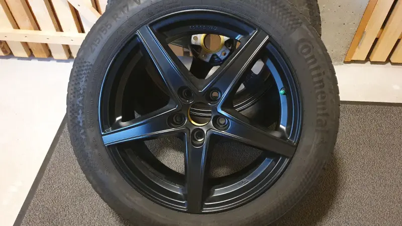 Je vends des JANTES/ROUES (pneus d'hiver)