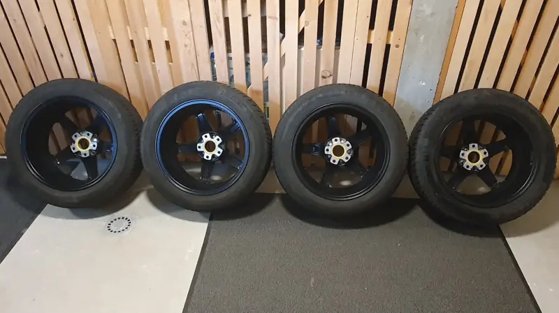 Je vends des JANTES/ROUES (pneus d'hiver)