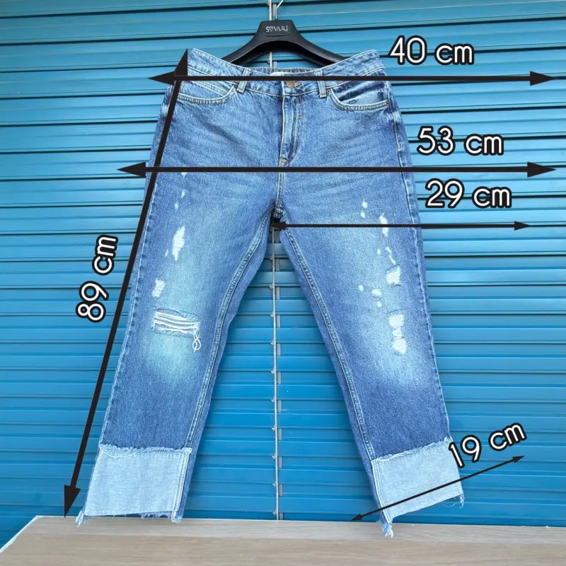 Jeans denim déchirés