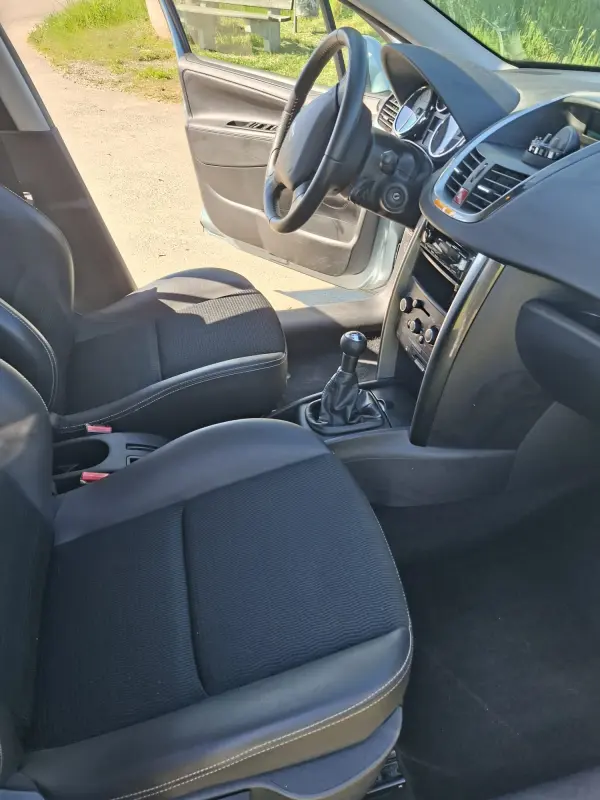 Peugeot 207 1.6i 16V