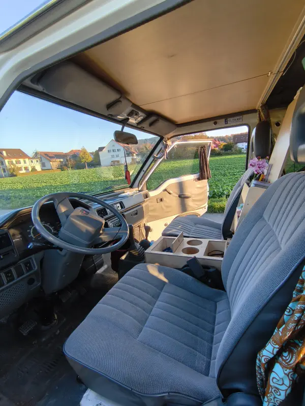 Mitsubishi L300 2.5 TD L 4x4 Camper mit hohem Dach