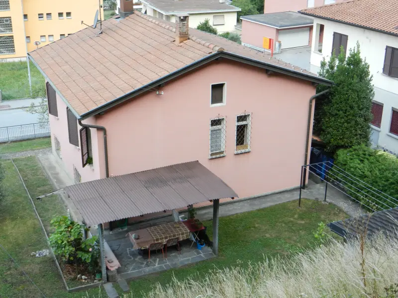 MENDRISIO CASA MONOFAMILIARE IN VENDITA ZONA R2 ESTENSIVA - Fotos 3