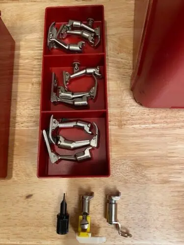 Macchina a coda BERNINA Record 830