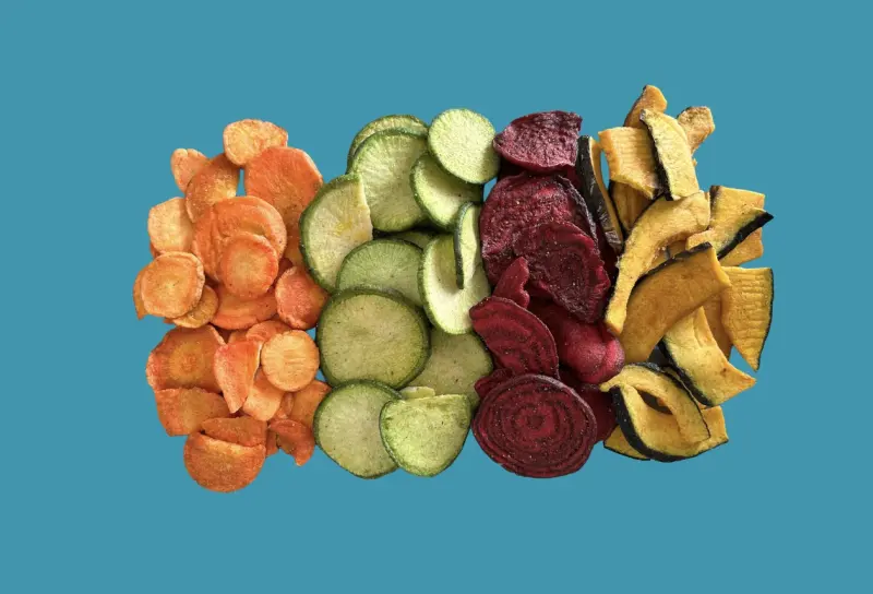 Knusprige und gesunde Gemüse- & Fruchtchips für den perfekten Snack-Moment