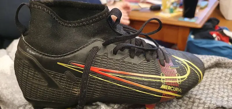 Nike Fussballschuh Nockenschuh Grösse 33