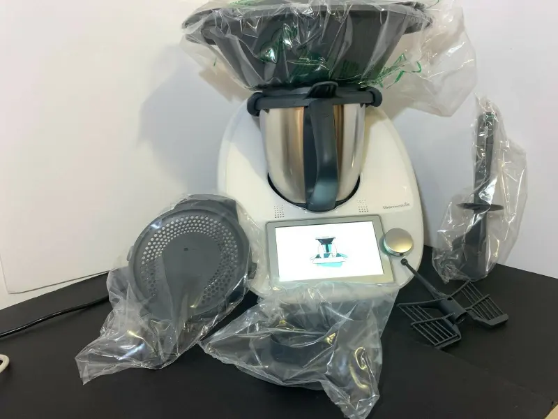 Vorwerk Thermomix TM6 mit Zubehör