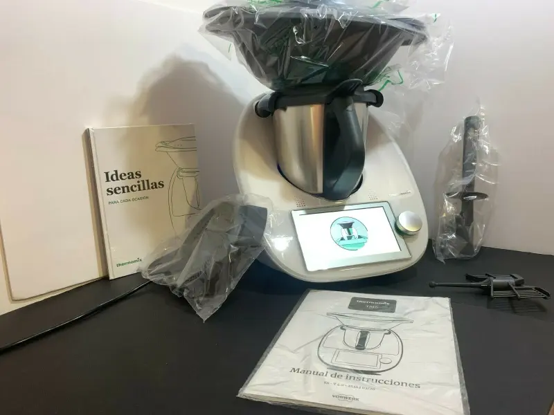 Vorwerk Thermomix TM6 mit Zubehör