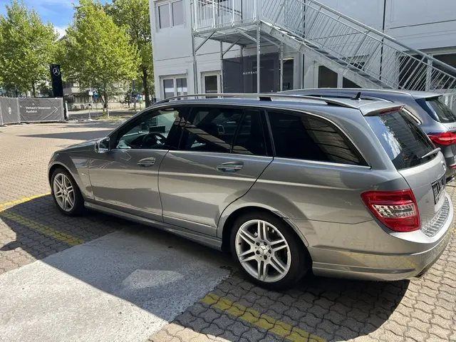 Mercedes-Benz C-Class Sedan - Fotos 4