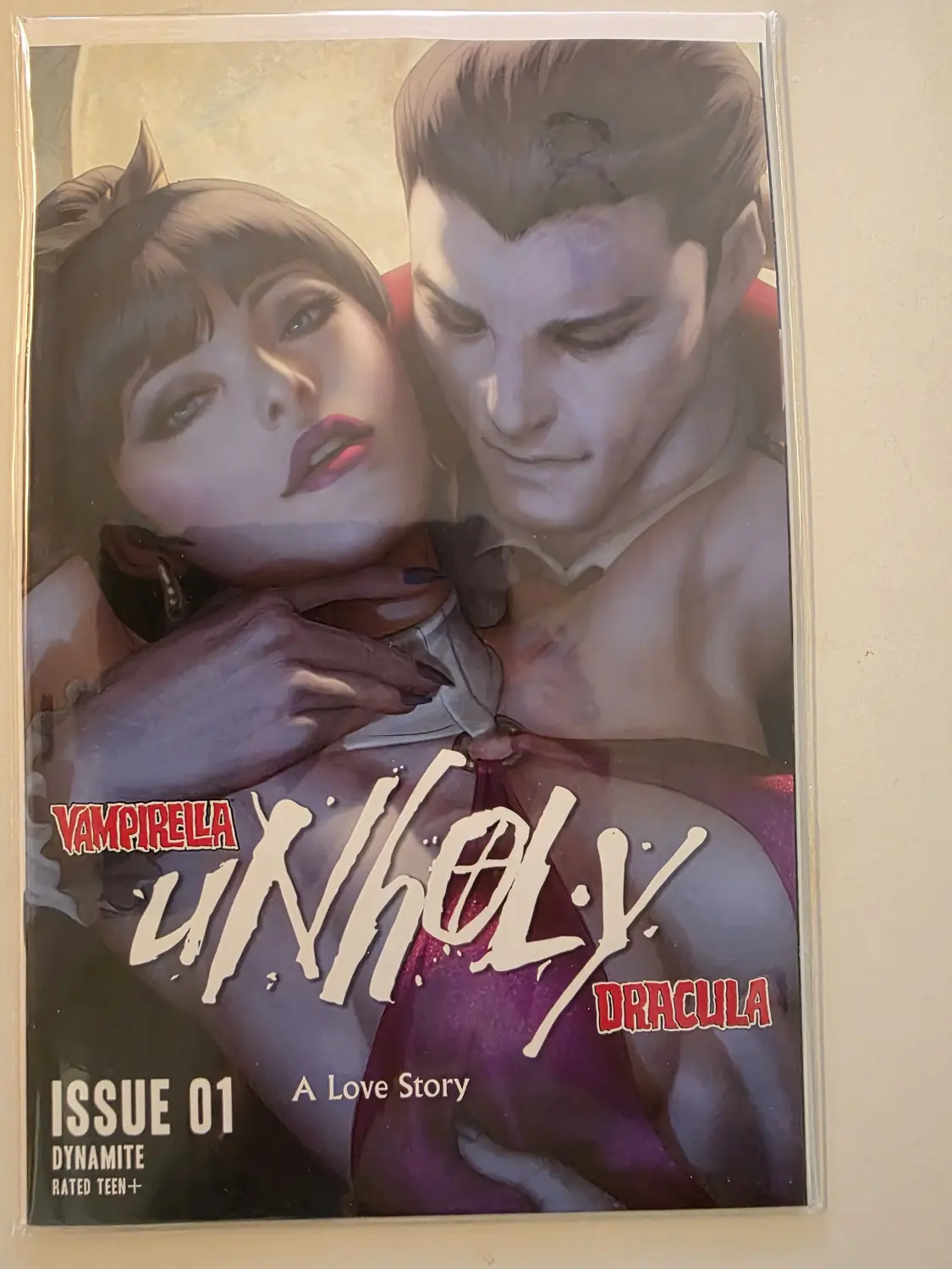Vampirella / Dracula: Unholy #1 Celina 616 Trade-Dress Variant