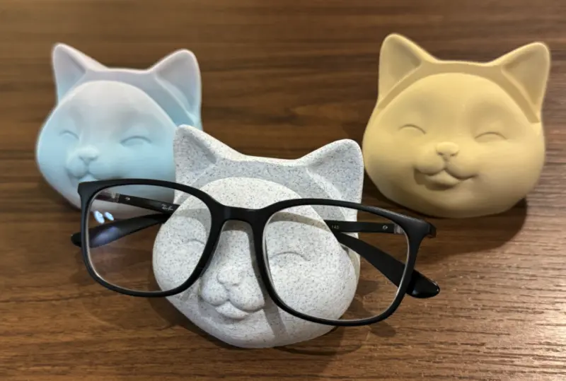 Supporto per occhiali a forma di gatto