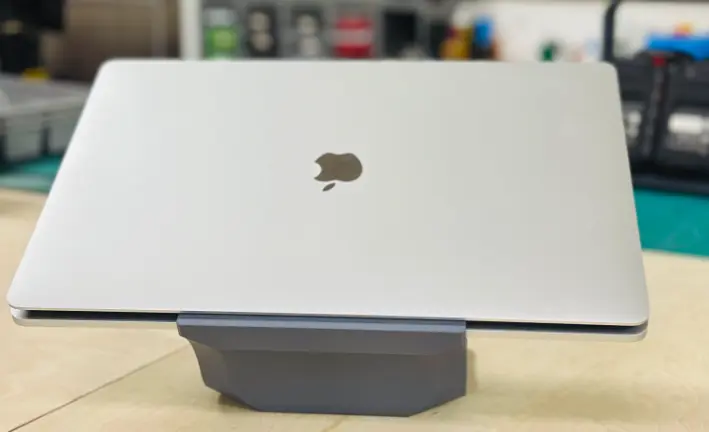Macbook Stand