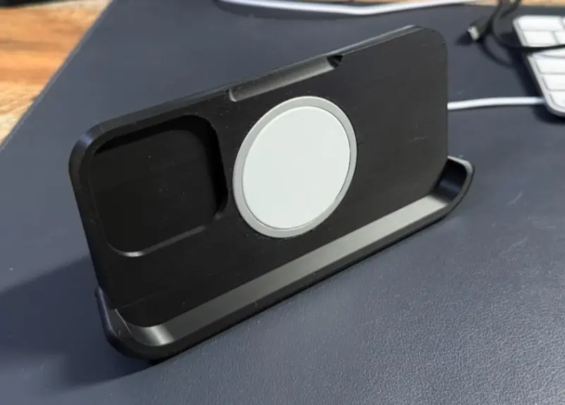 Dock MagSafe per iPhone 15-17 Pro